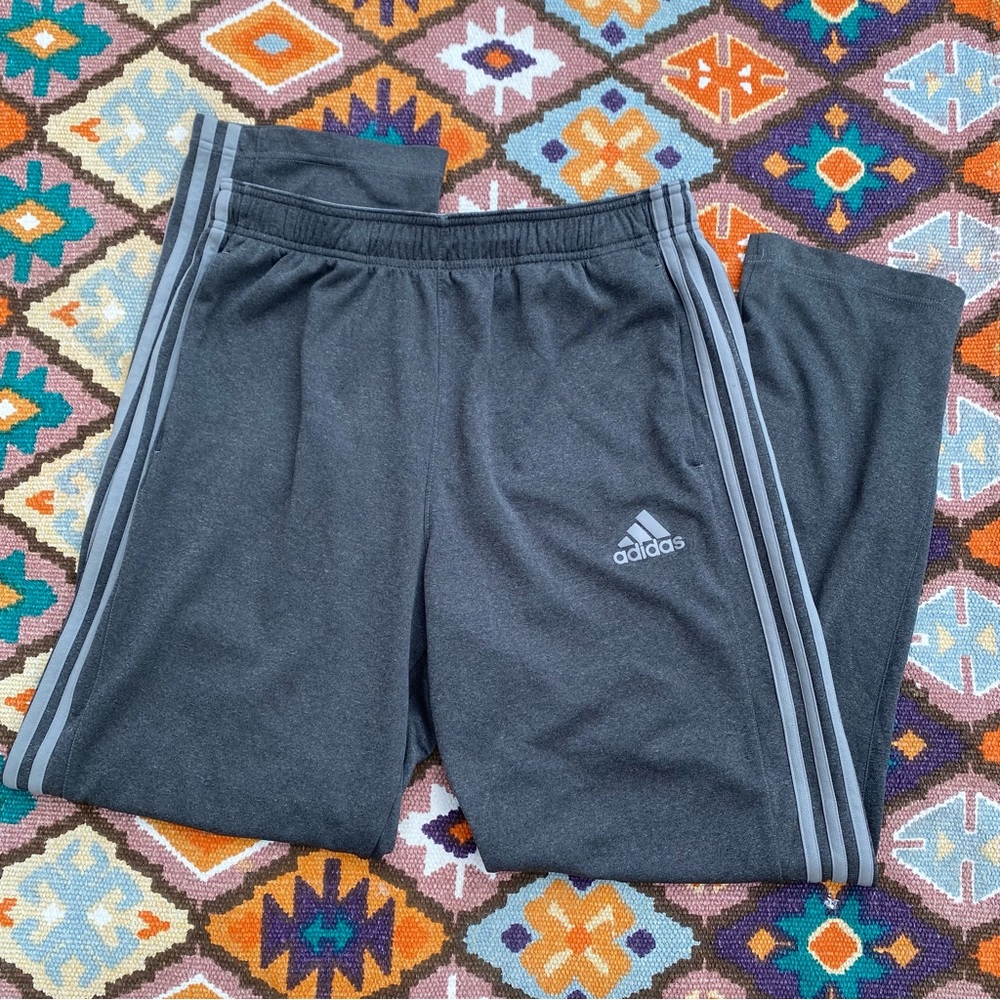 Adidas Men’s Gray Stripped Sweatpants Joggers Pants Size Large BRAND NEW W/O Tag
